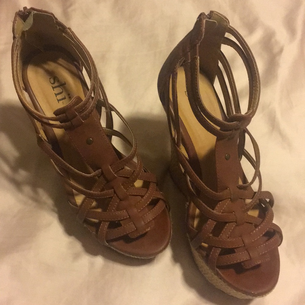 Cognac Wedges from Shi.